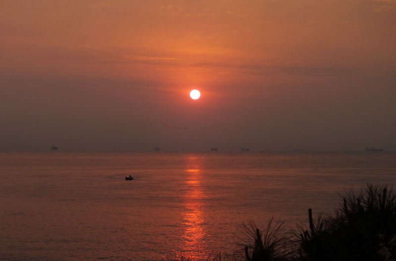 Le magnifique lever du soleil sur la plage de Beidaihe