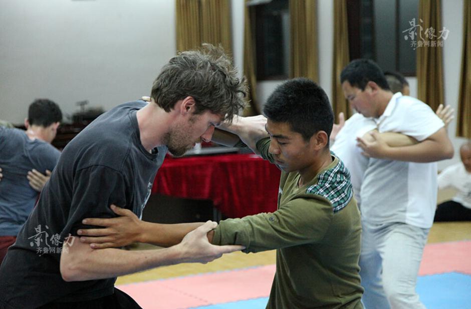 Apprenez la boxe Taiji dans une montagne chinoise !