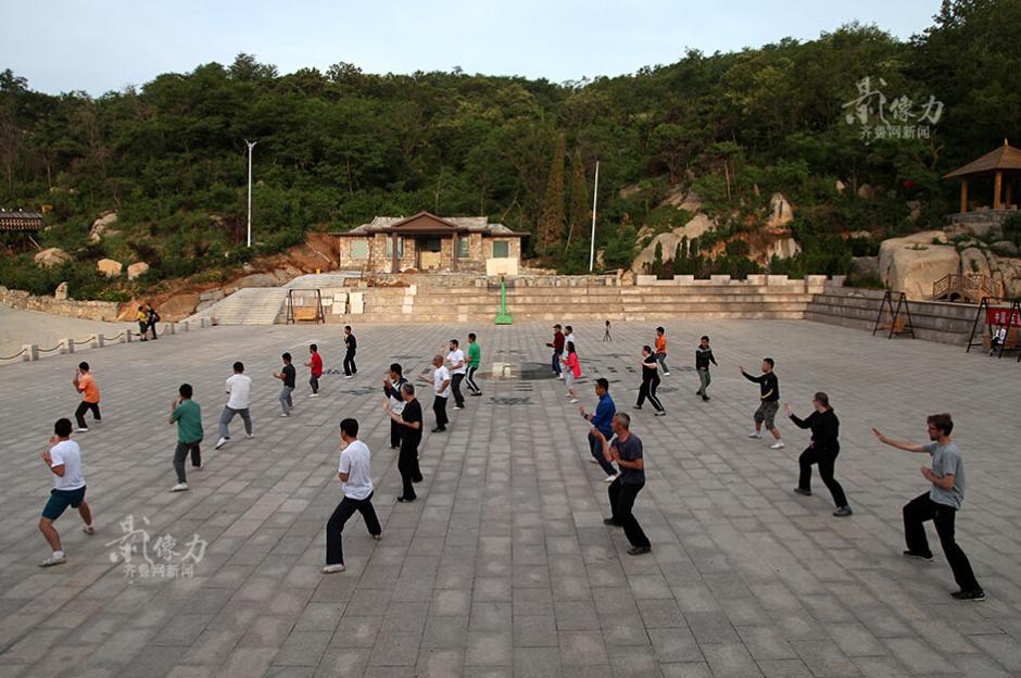 Apprenez la boxe Taiji dans une montagne chinoise !