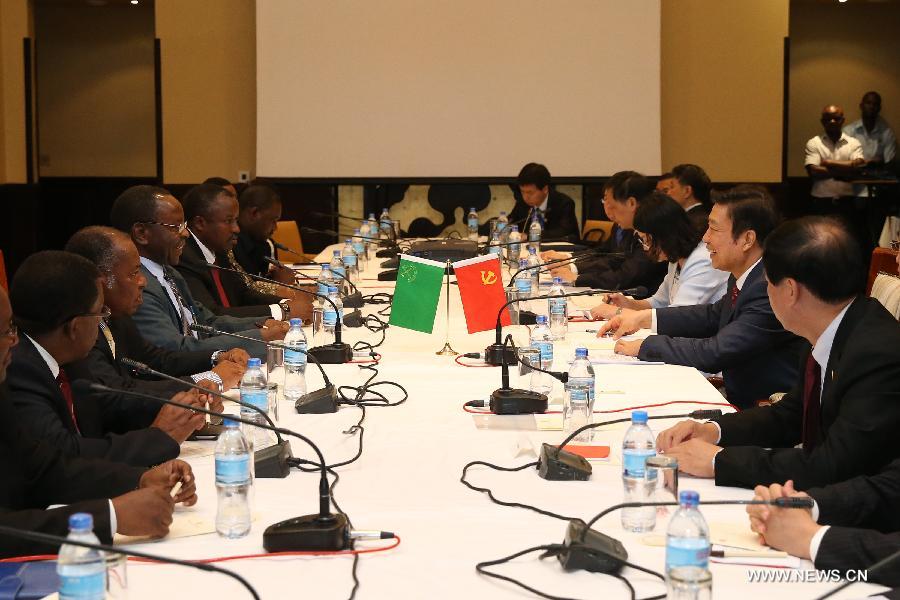 Le vice-président chinois rencontre les hauts responsables du parti au pouvoir de la Tanzanie