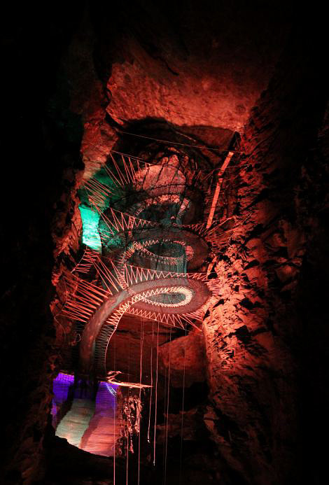 Le plus grand trampoline souterrain du monde 