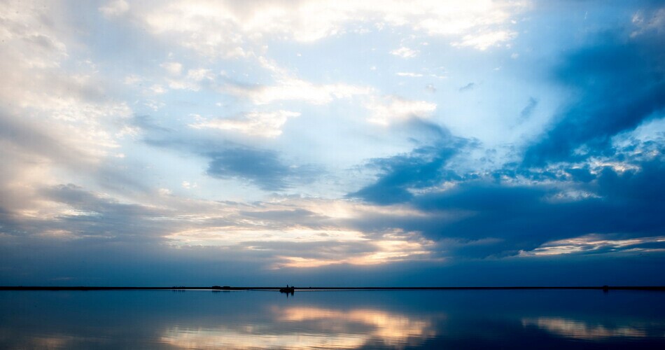 Le lac salé multicolore du Lop Nor