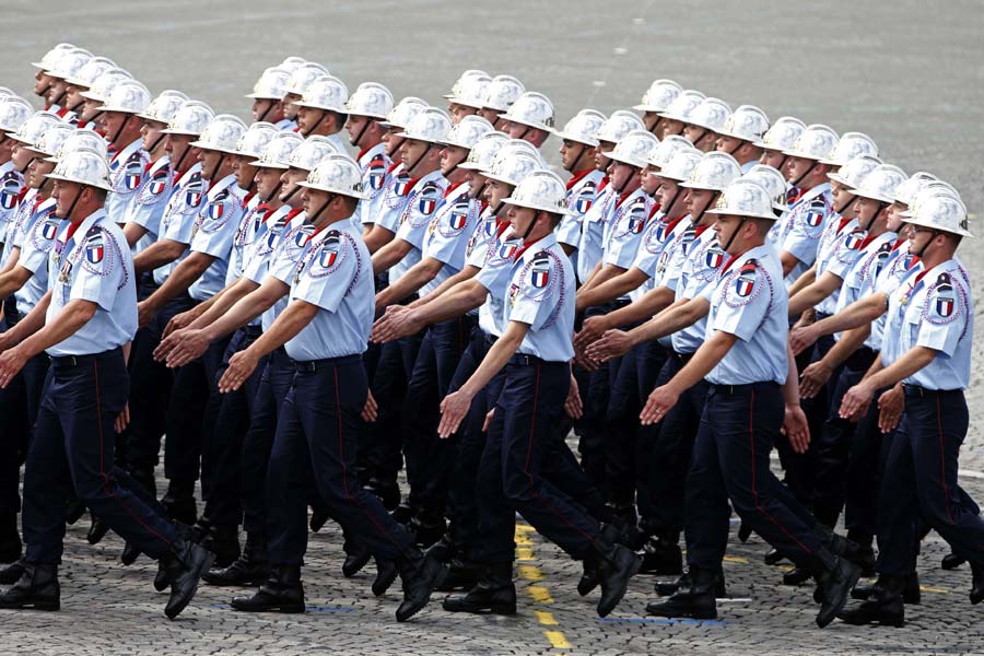 France : défilé militaire pour célébrer la fête nationale du 14 juillet