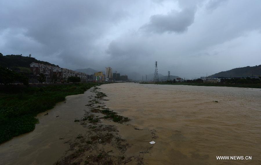 Le typhon Matmo touche terre au Fujian