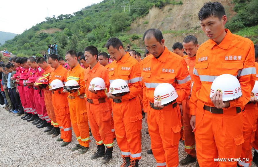 Chine : le Yunnan rend hommage aux victimes du séisme de Ludian
