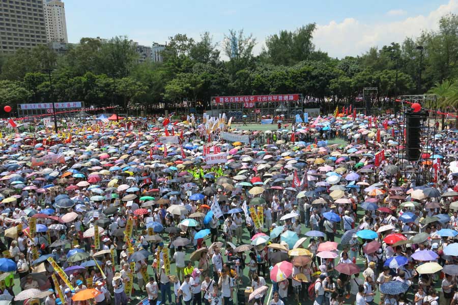 Les opposants à « Occupy Central » ont défilé en masse à Hong Kong