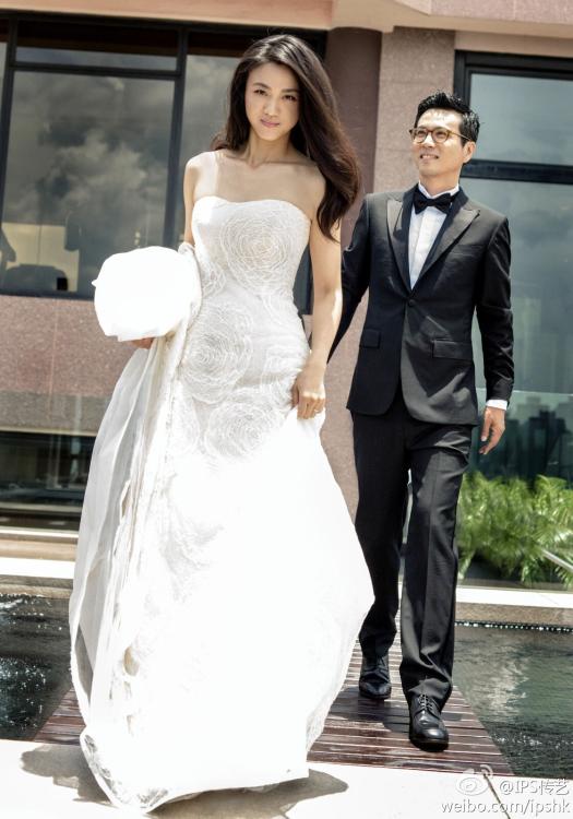 L'actrice chinoise Tang Wei en robe de mariée