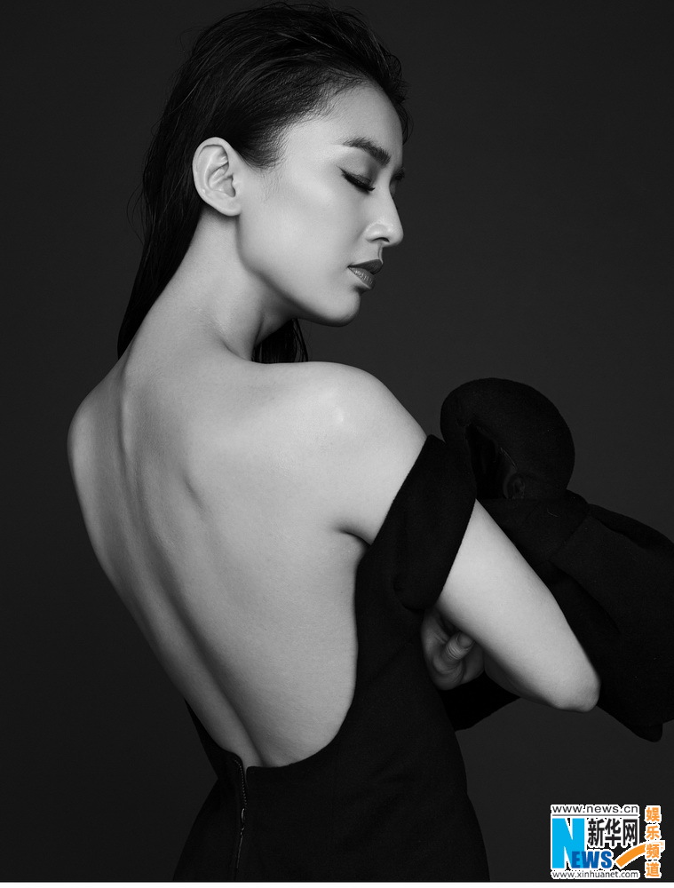 L'actrice chinoise Eva Huang pose pour un magazine