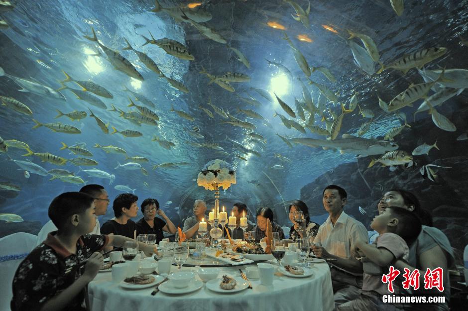 Un repas subaquatique à Tianjin