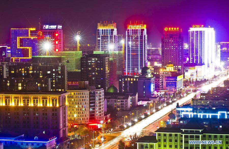 EN IMAGES: vues nocturnes de la ville de Yinchuan en Chine