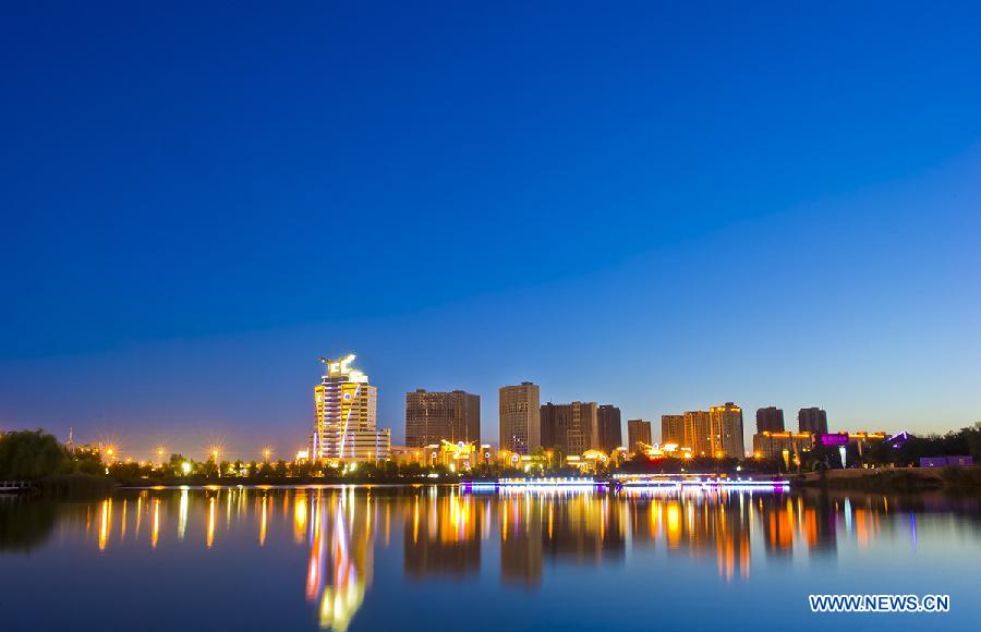 EN IMAGES: vues nocturnes de la ville de Yinchuan en Chine