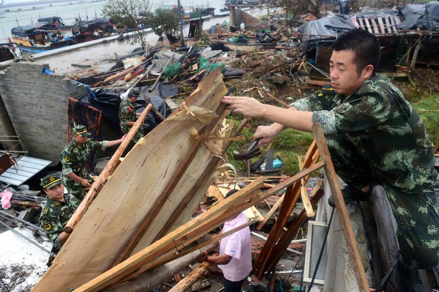 Le typhon Kalmaegi ravage le sud de la Chine