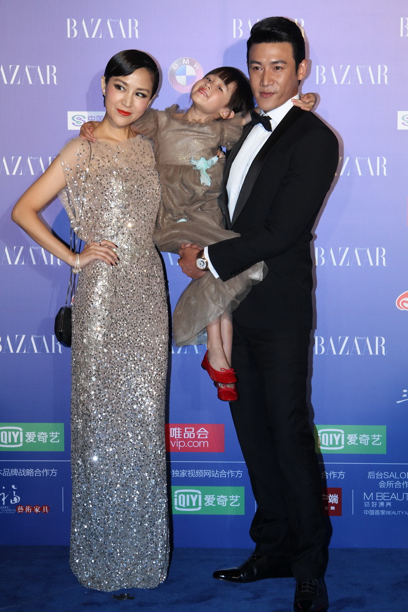 Des stars participent à la BAZAAR Stars Charity Night 2014 