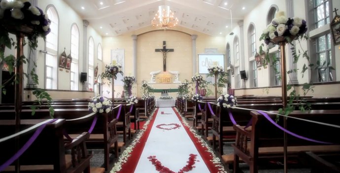 4. L'église catholique de Xili, à Shijiazhuang (Hebei)Cette église centenaire a vu sa nouvelle chapelle ouvrir le 9 avril 2009.