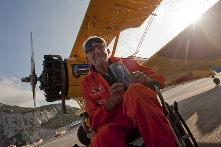 Un papy de 94 ans roi des airs 