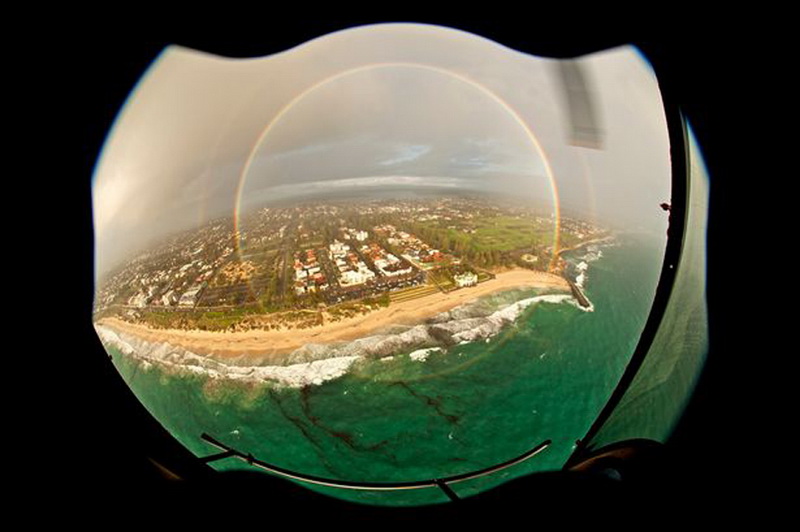 Superbe arc-en-ciel cirulaire en Australie 