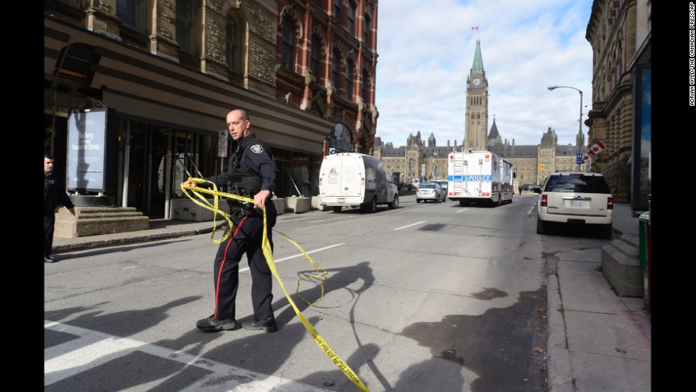 Canada : un soldat tué dans une fusillade près du parlement