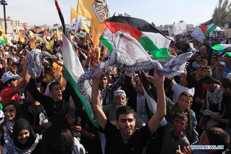 Les Palestiniens commémorent le 10e anniversaire de la mort d'Arafat sur fond de tensions croissantes entre le Fatah et le Hamas