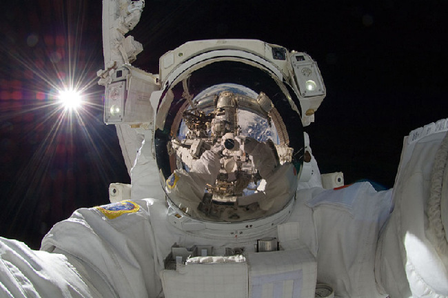 La folie des selfies dans l'espace