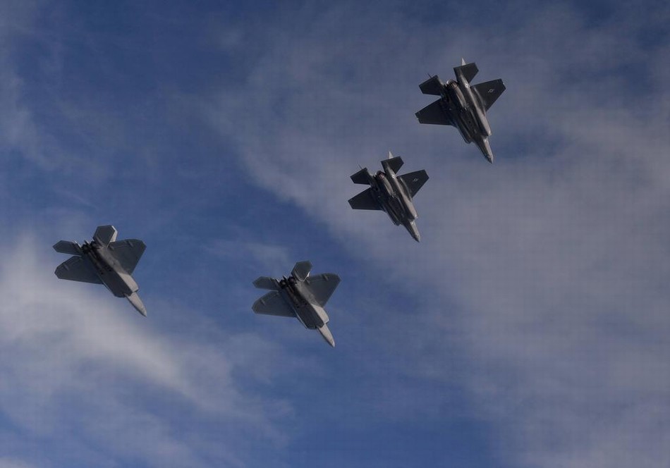 Exercice conjoint de chasseurs F-22 et de F-35 de l’US Air Force