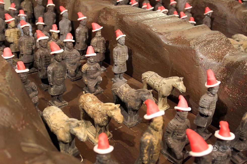 Des statues de guerriers en chocolat pour Noël