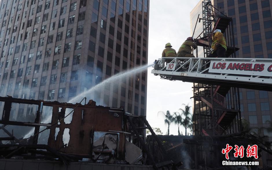 Los Angeles touchée par un gigantesque incendie