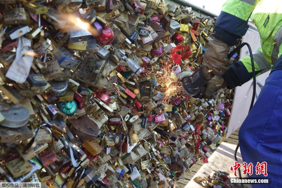 Pont des Arts : quand l’amour n'est plus cadenassé