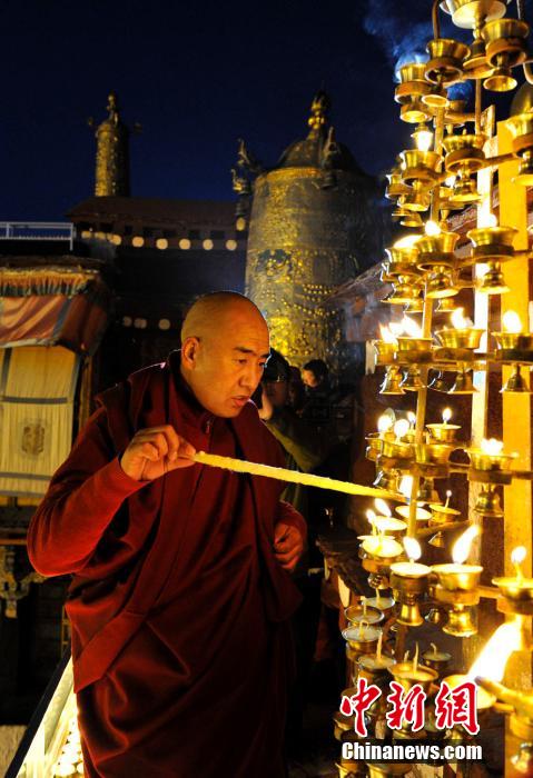 Le Festival des Lanternes du Temple Jokhang de Lhassa