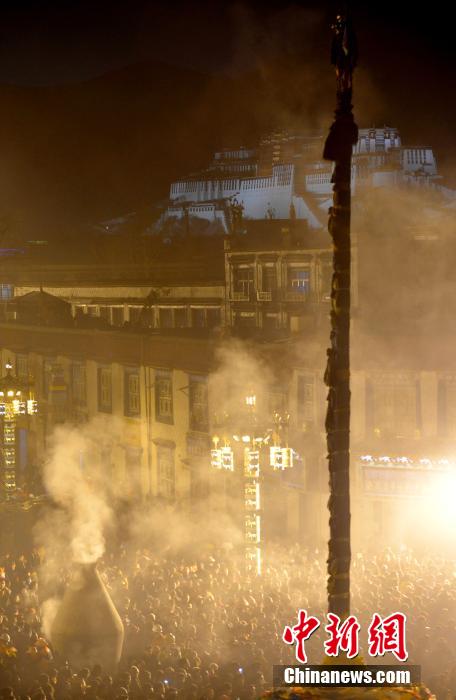 Le Festival des Lanternes du Temple Jokhang de Lhassa