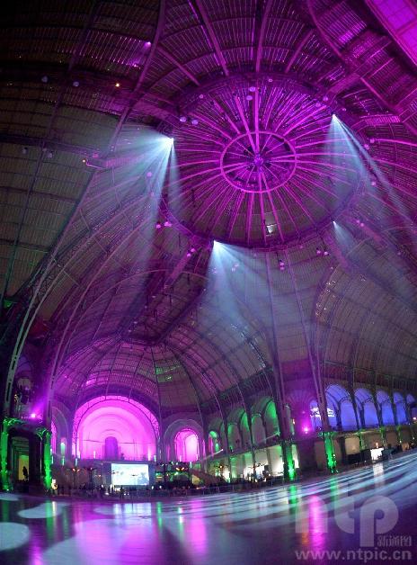 Le plus grand patinoire du monde au Grand Palais 