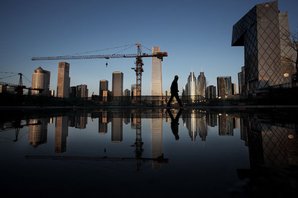 Un chantier de construction dans le quartier central des affaires de Beijing, le 6 avril 2013.