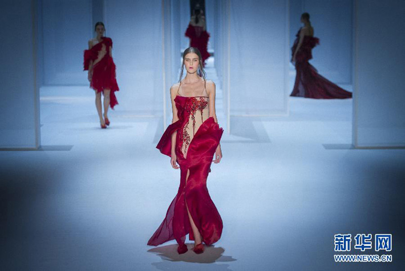 Fashion Week : la créatrice chinoise Lan Yu conteuse d'histoire à Paris