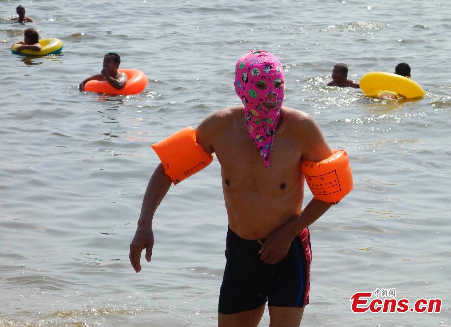 Le facekini arrive à son tour sur les plages de Hainan