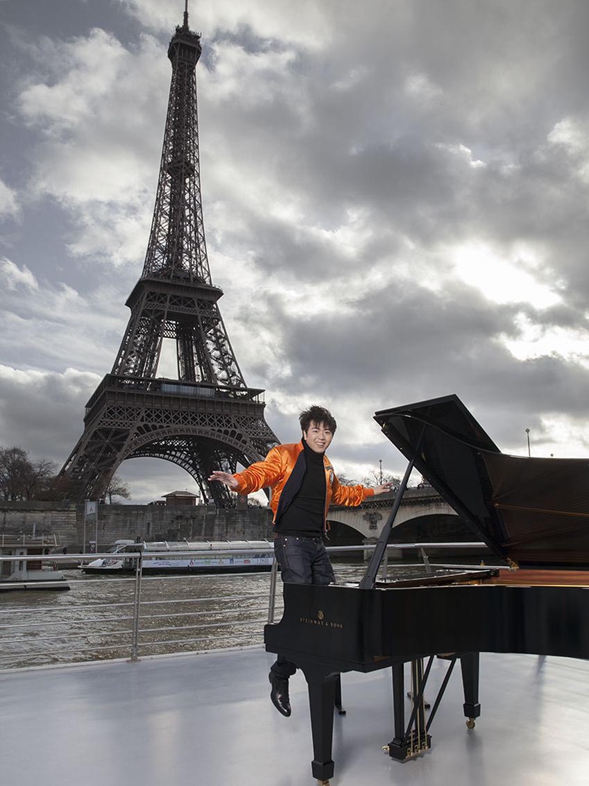 Lang Lang pose pour Paris Match