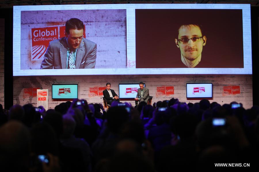 La surveillance de masse est devenue chose courante aux Etats-Unis, selon Snowden 