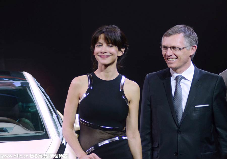 L'actrice française Sophie Marceau, prend la pose pour Citroën, à l'occasion du 16e Salon international de l'automobile de Shanghai, le 20 avril 2015. [Photo/IC]