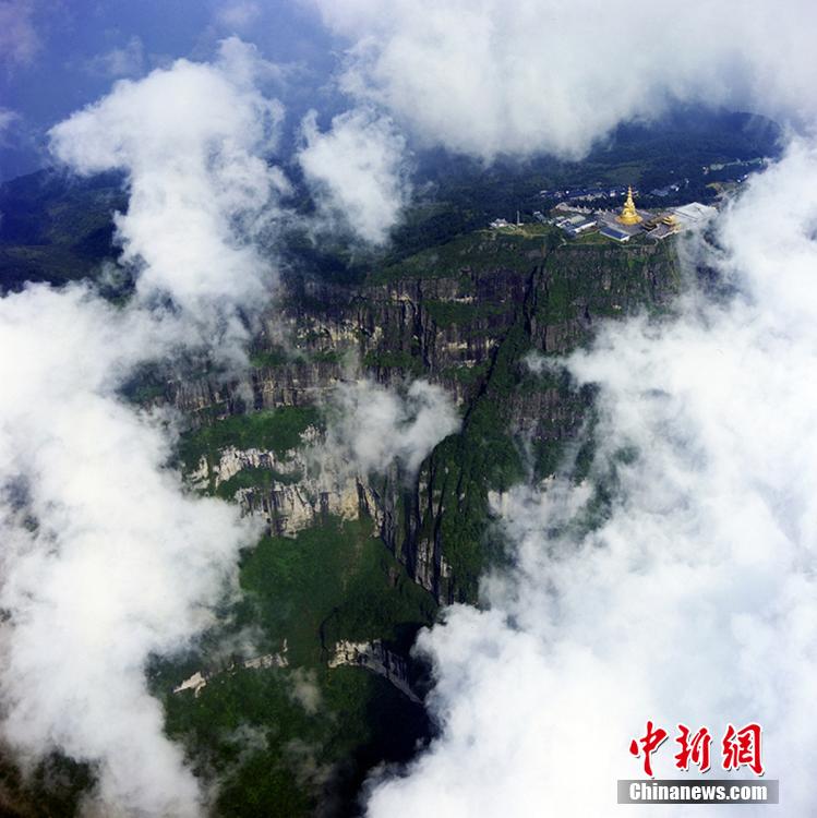 Le Mont Emei depuis le ciel