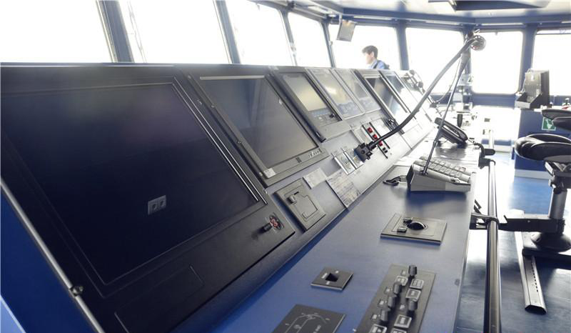 Des journalistes chinois ont été invités à visiter le navire français Dixmude de class Mistral, qui était arrivée à Shanghai samedi dernier pour une visite de 7 jours. 