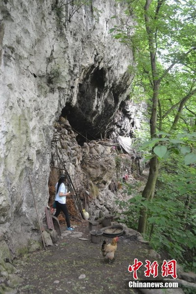 Ils vivent dans une grotte depuis près de 50 ans