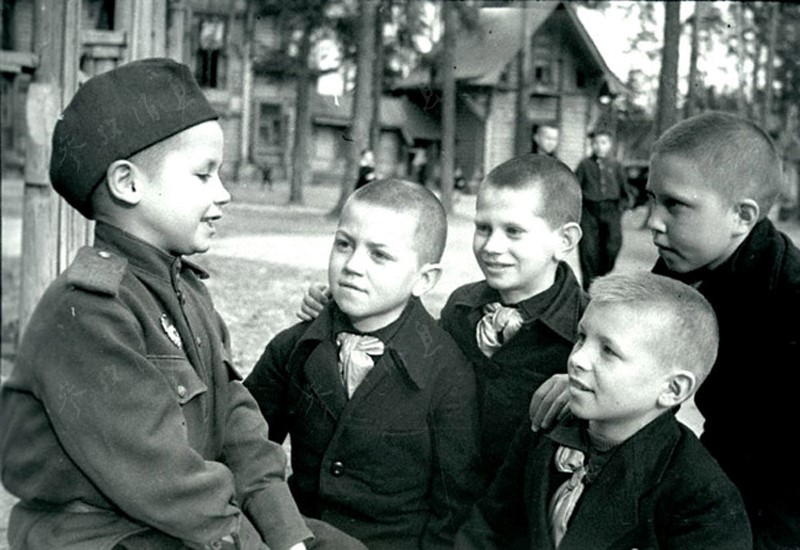 « On ne pleure pas ! On se bat ! ». Les enfants soviétiques de la Seconde Guerre mondiale