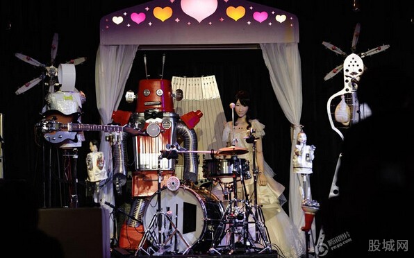Le premier mariage entre robots à Tokyo