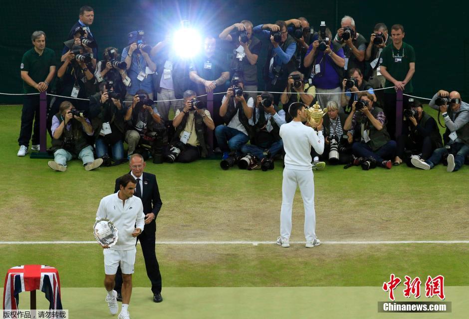 Tennis : Djokovic remporte son neuvième sacre en Grand Chelem