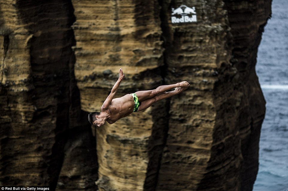 Plongeons spectaculaires de haut vol