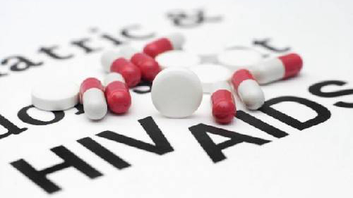 Rémission pour une Française de 18 ans porteuse du VIH