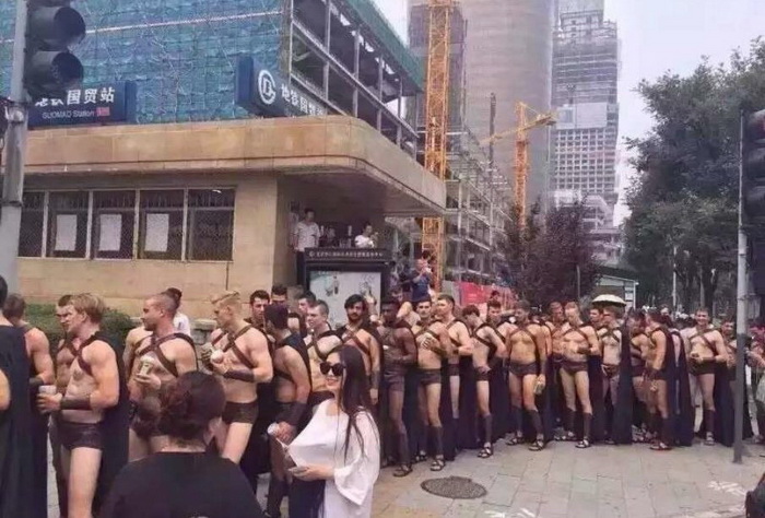 Des « spartiates » arrêtés par la police pour troubles à l'ordre public à Beijing