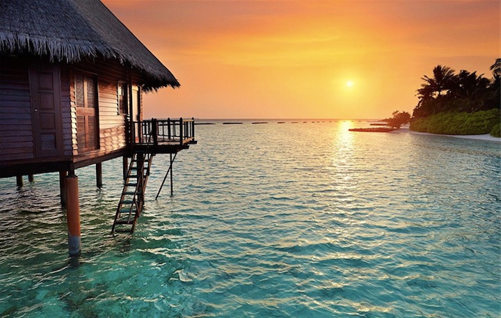 Coucher de soleil aux Maldives.