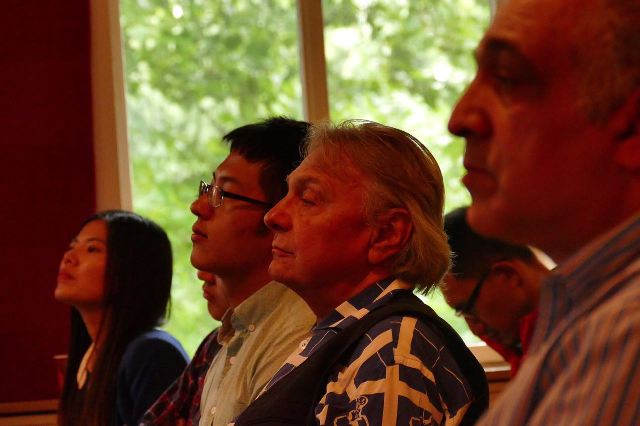 Photo : Yu Xi en pleine conférence à Duisburg.