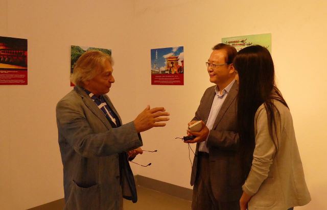 Photo : Yu Xi en pleine conférence à Duisburg.