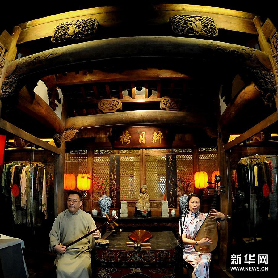 Ballade dans un restaurant du jardin Yuyuan à Shanghai.