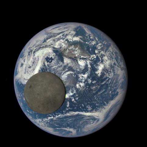 La Nasa diffuse d’incroyables images de la face cachée de la Lune